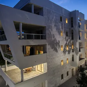  Apartment Residences Del Teatro