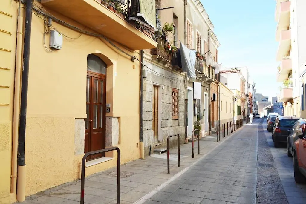 Sm Maison Villanova Κάλιαρι 0*,